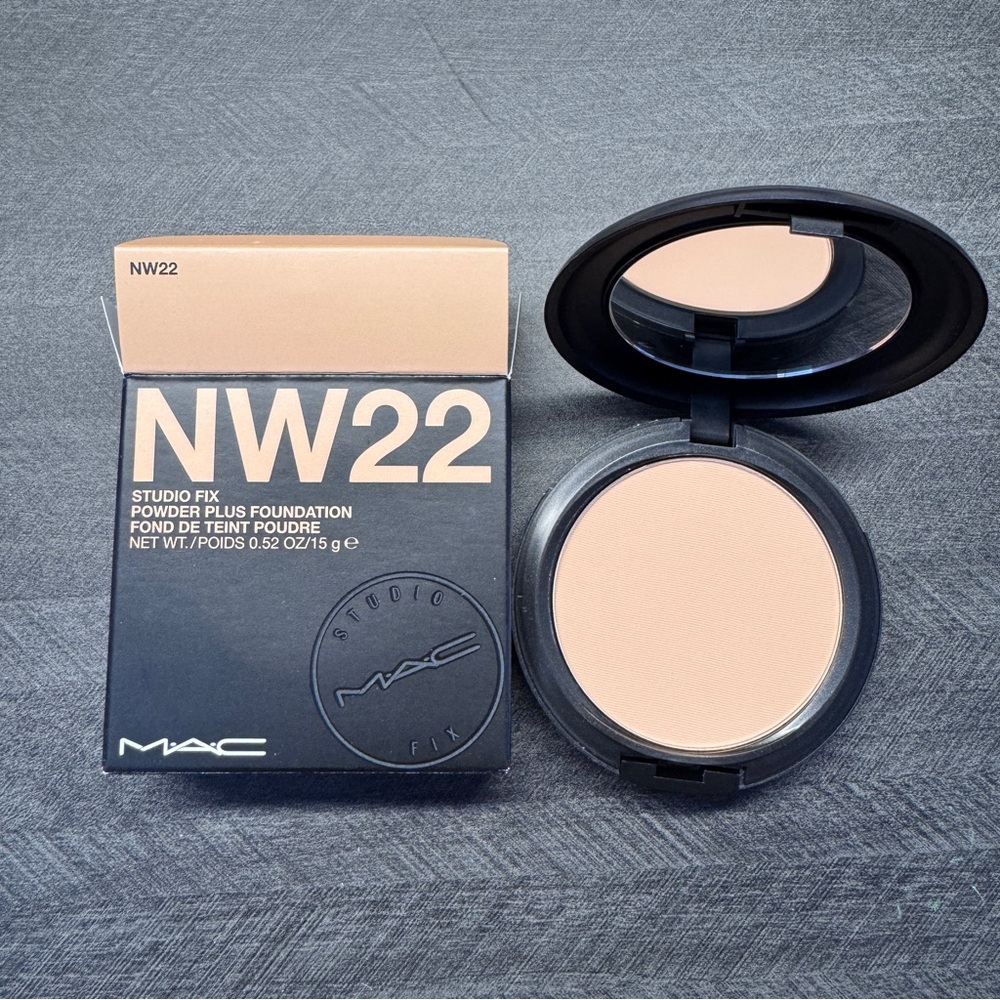MAC Studio Fix Powder Plus Foundation NW22 Original Formula 15g